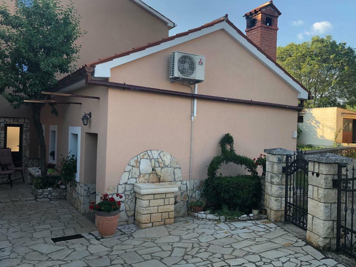 Teta Jana Apartman Smoljanci Kültér fotó