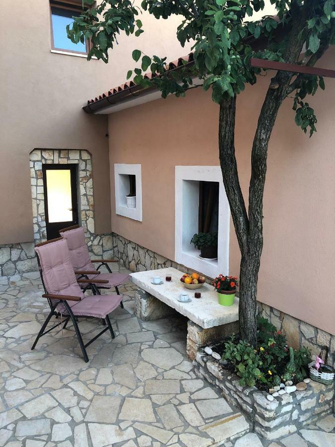 Teta Jana Apartman Smoljanci Kültér fotó